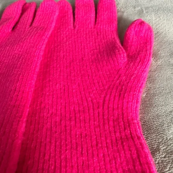 J. Crew Hot Pink Knit Gloves – One Size, NWT - Picture 3 of 3
